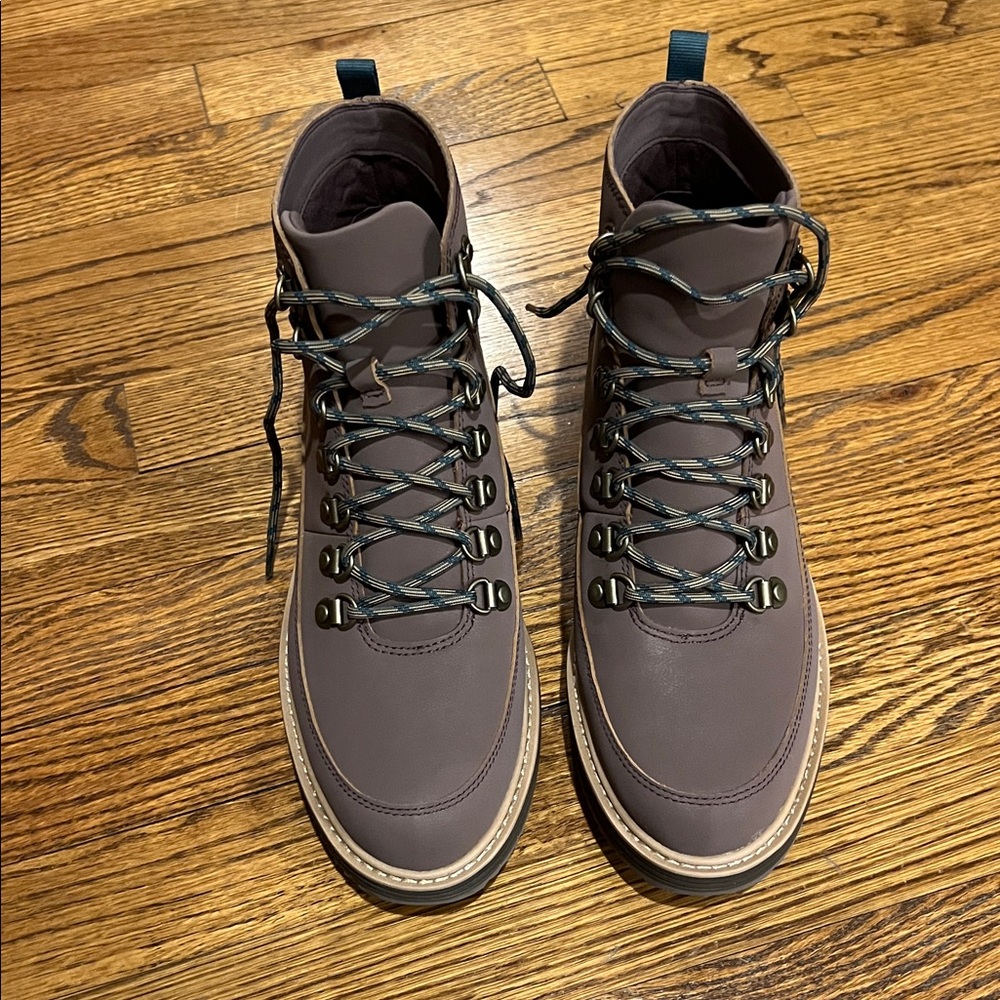 HOST PICK 🎉🎉 Teva Women’s Fashion Lace Up Boots, TTS, Size 9 - Picture 7 of 12